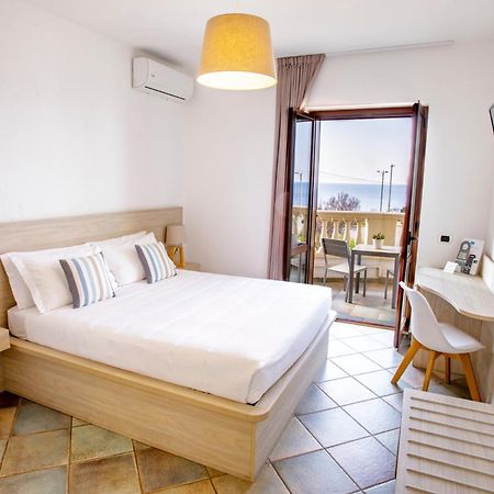 Hotel Corallo Santa Maria al Bagno Exteriör bild
